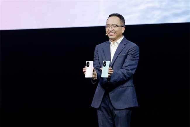 創新AI技術再現百年光影傳奇 榮耀200系列引領移動人像攝影新紀元